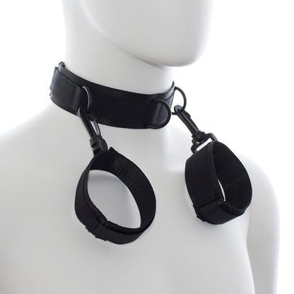Collo ohmama fetish in nylon con ferma polsi