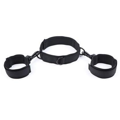 Collo ohmama fetish in nylon con ferma polsi