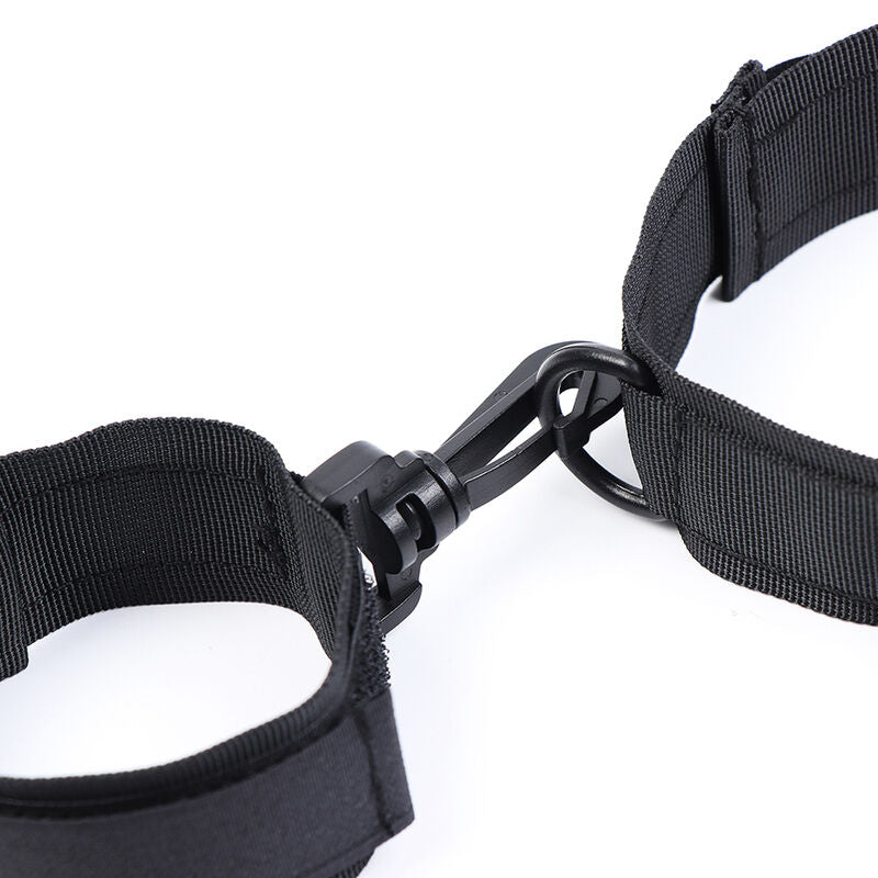 Collo ohmama fetish in nylon con ferma polsi