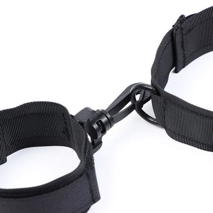 Collo ohmama fetish in nylon con ferma polsi