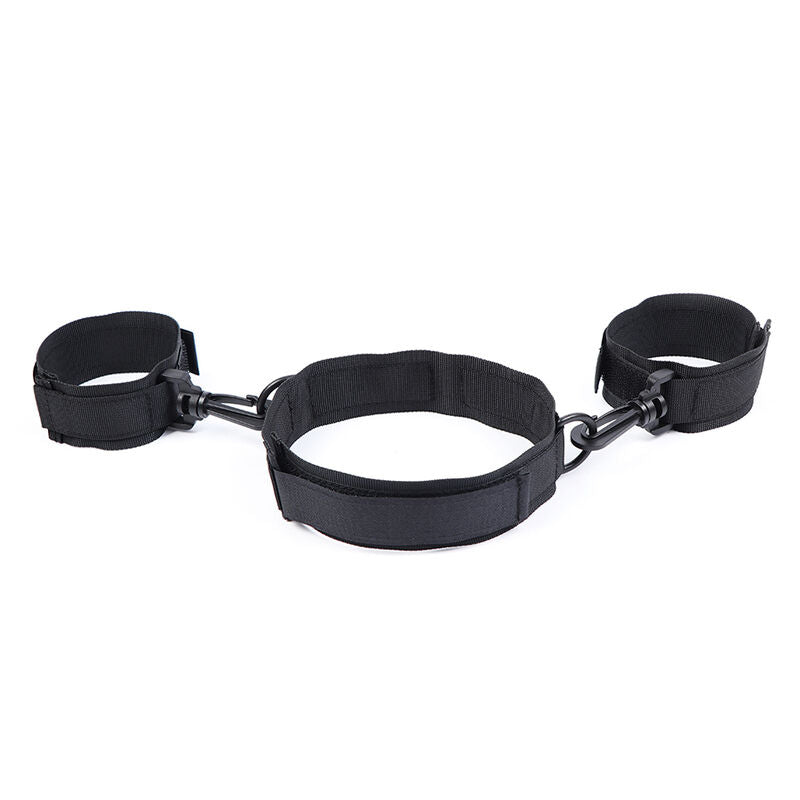 Collo ohmama fetish in nylon con ferma polsi