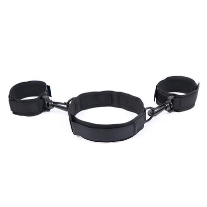 Collo ohmama fetish in nylon con ferma polsi