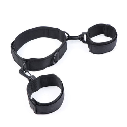 Collo ohmama fetish in nylon con ferma polsi