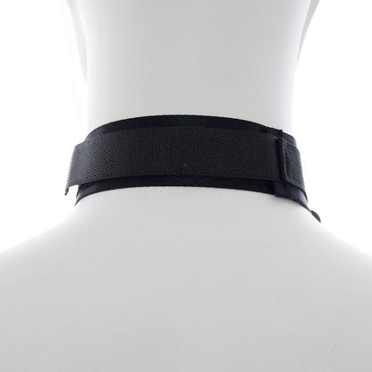 Collo ohmama fetish in nylon con ferma polsi