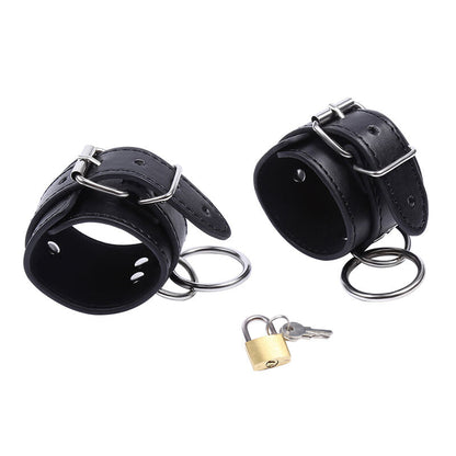 Manette Ohmama fetish con anelli Nero
