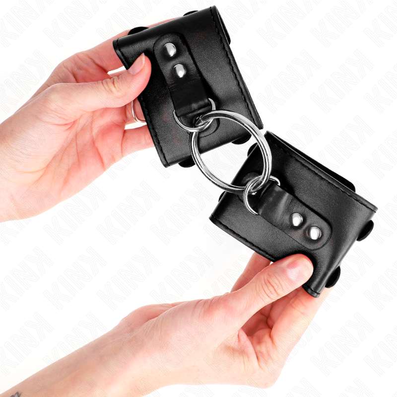 Kink - polso fisso con anello e borchie regolabile nero 17-22 cm x 6,5 cm