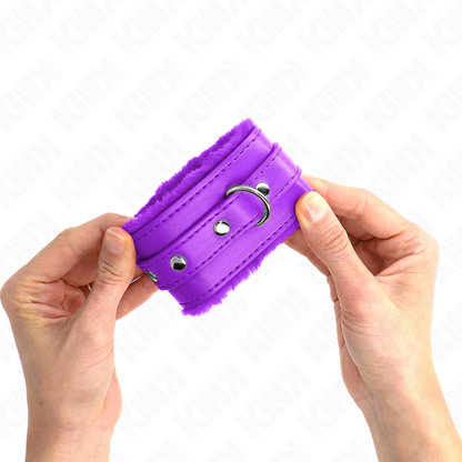 KINK - POGGIPOLSI PREMIUM REMBOURRÉS EN FOURRURE VIOLETTE AVEC CEINTURE VIOLETTE RÉGLABLE 17-29 CM X 6 CM