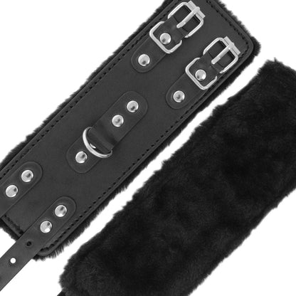 Menottes noires avec fourrure - Darkness