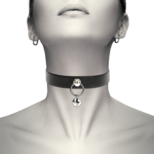 Coquette collar cuero vegano accesorio woman cascabel
